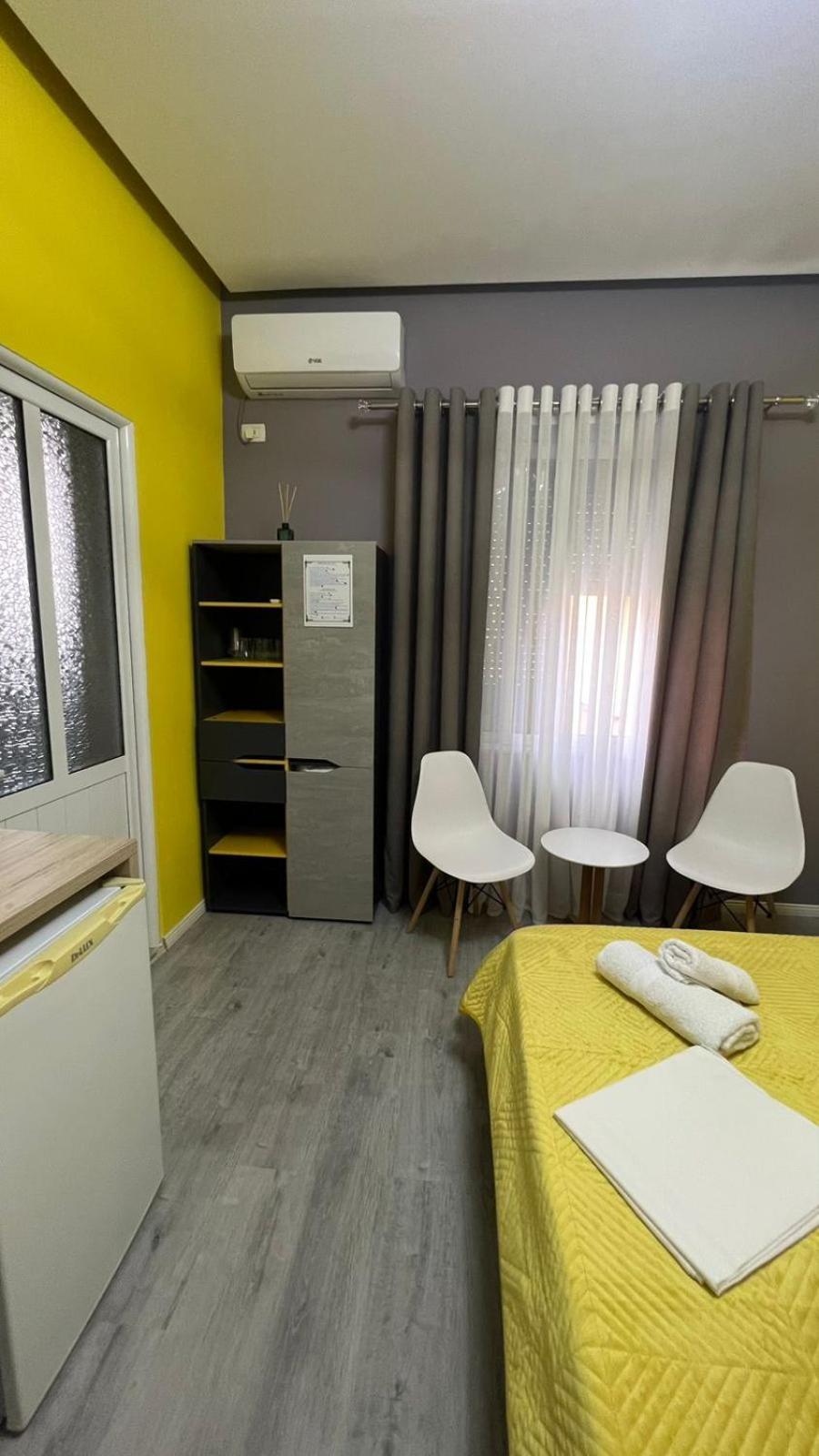 Algen Room'S Berat Exterior photo