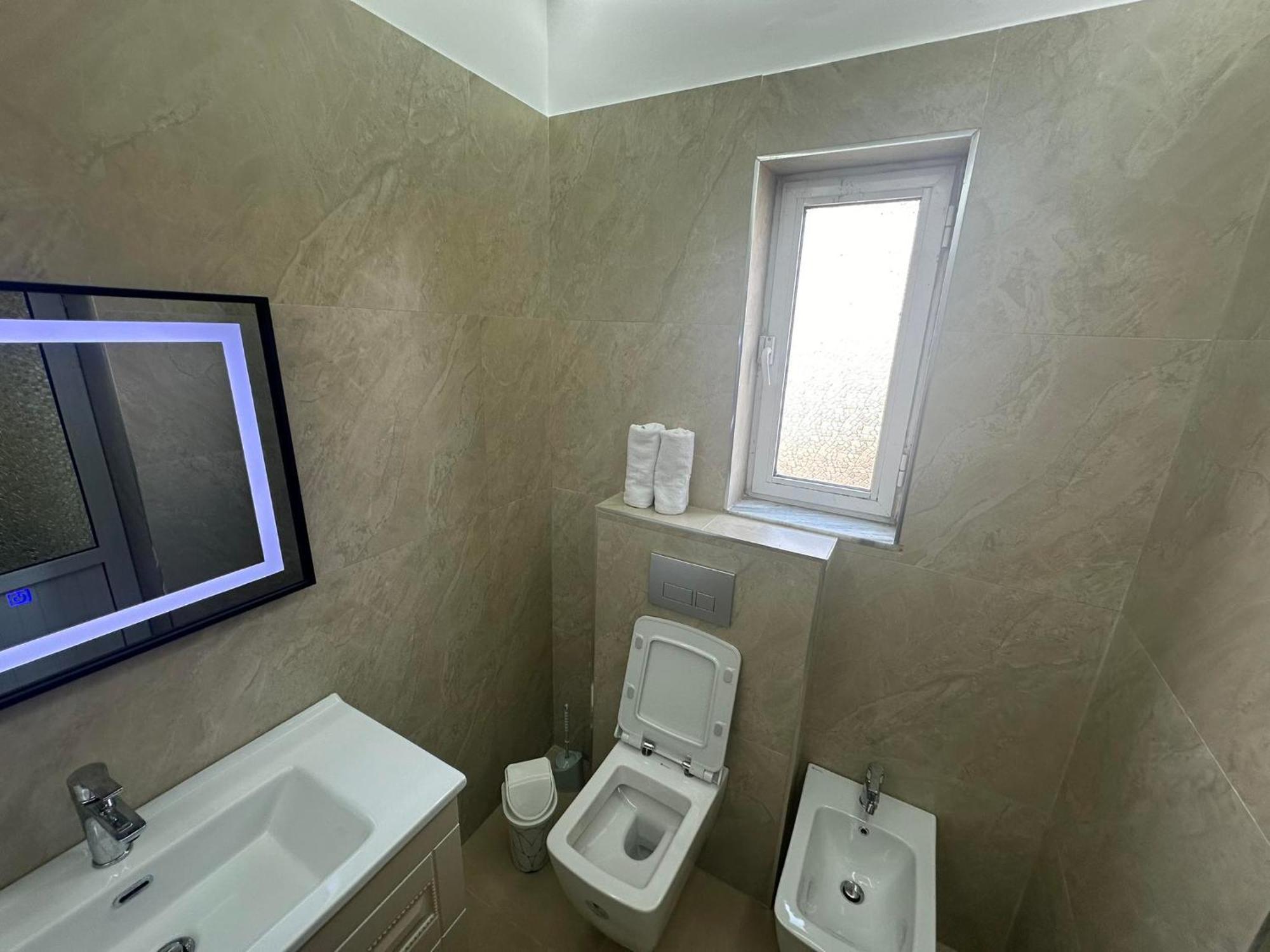 Algen Room'S Berat Exterior photo