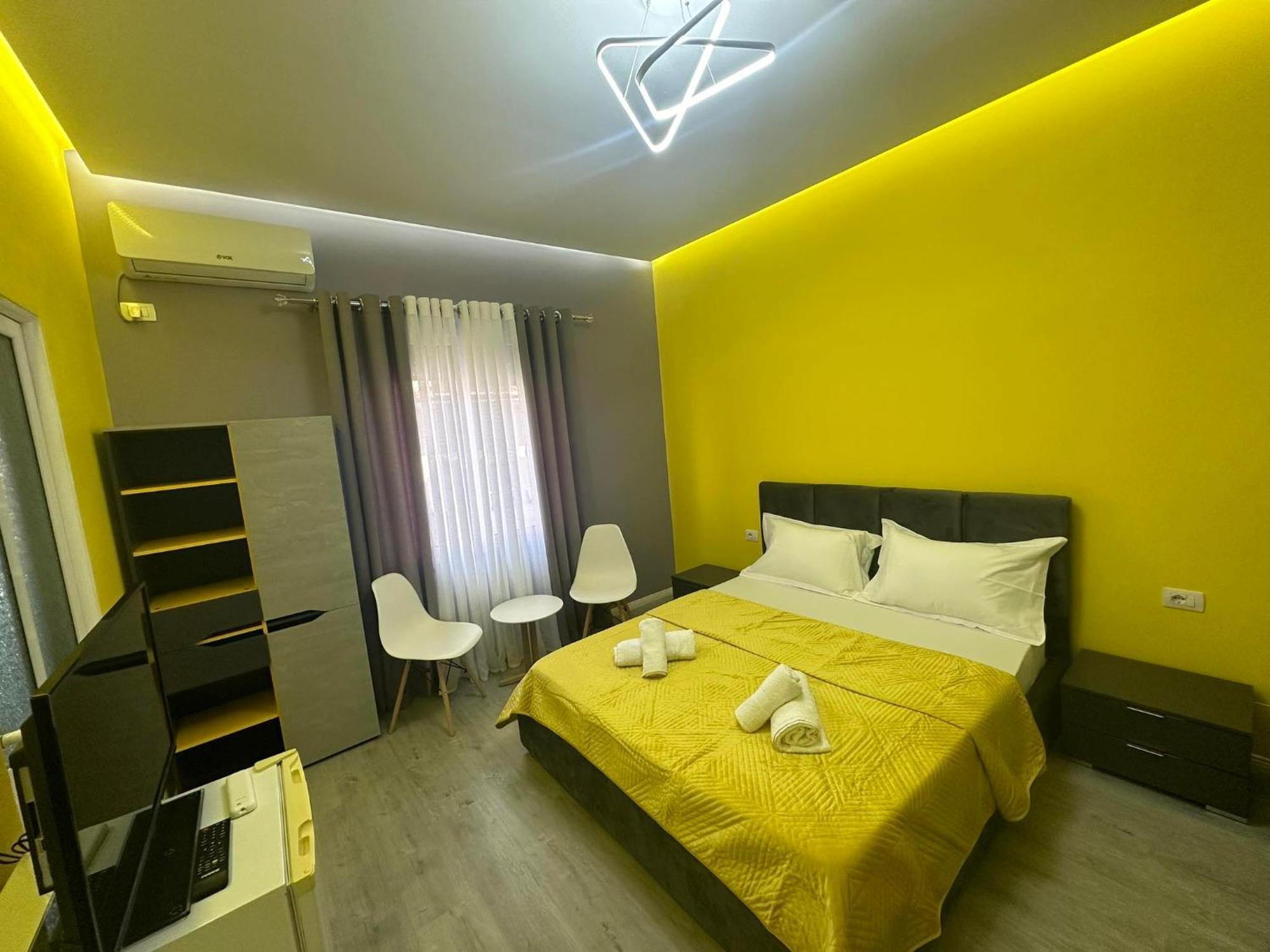 Algen Room'S Berat Exterior photo